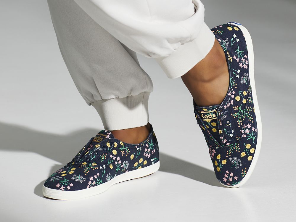 Keds Rifle Paper Co. Chillax Petite Fleurs Printed SlipOnSneakers Dame Marineblå Multicolor | NO-56281